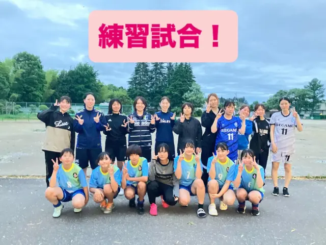 本日は栃木県女子フットサルリーグのさくらフットサルレディースさんと、茨城県女子フットサルリーグのレガーメさんと3チーム合同練習試合を行いました！

各チーム交代が少ないとのことで、5分1本を順繰りに回す形でお願いしました！

それぞれ若さ溢れるチームで久々の実戦練習を有意義に過ごすことが出来き、チームの課題もハッキリしてきたと思います。

さくらフットサルレディースさん
@sakurafutsalladies 

レガーメさん
@futsal_team_regame 

ありがとうございました。
また機会がありましたら
またよろしくお願いいたします！

＜ラッシュの結果＞
1本目
対さくらフットサルレディース　1-0（もえ）
対レガーメ　0-1

2本目
対さくらフットサルレディース　0-0
対レガーメ　1-0（あおば）

3本目
対さくらフットサルレディース　1-2（なほ）
対レガーメ　3-0（なほ、もえ、もえ）

4本目
対さくらフットサルレディース　2-0（あおは、さき）
対レガーメ　1-1（さき）

トータル
対さくらフットサルレディース　4-2
対レガーメ 5-2

〜〜〜〜〜〜〜〜〜〜

ラッシュは一緒に
関東リーグを目指す仲間を募集しております♪

毎週土曜日、隔週水曜の夜練習になります。

会場は宇都宮市内の体育館がメインです！

ご興味がある方は
お気軽にDMくださいっ！！

#ラッシュ
#フットサル栃木県女子
#フットサル女子
#フットサル宇都宮

#サッカー女子
#サッカー栃木県
#サッカー宇都宮

スポンサー様
#栃木ハイトラスト
#古着屋LAUGH
#氏家バルAORY
#氏家居酒屋久万皇
#ママトキ